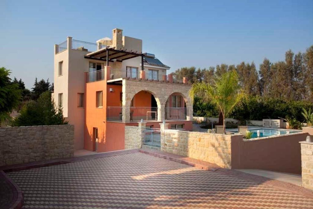Villa Saraliana Sandy Beach Villas - Heated Pool - Jacuzzi - Private Beach Area Polis Room photo