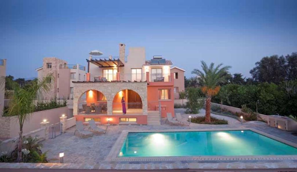 Villa Saraliana Sandy Beach Villas - Heated Pool - Jacuzzi - Private Beach Area Polis Room photo